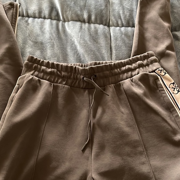 Guess sweats - Picture 4 of 5